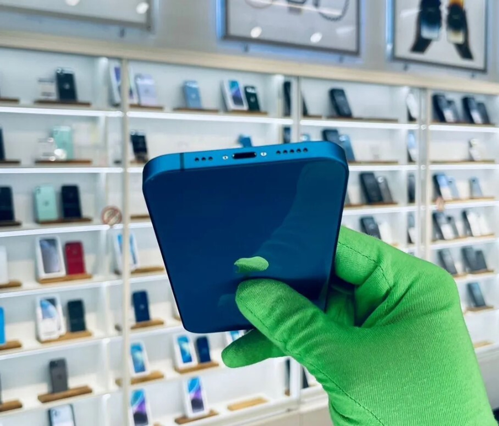 iPhone 13, 256 ГБ б/у