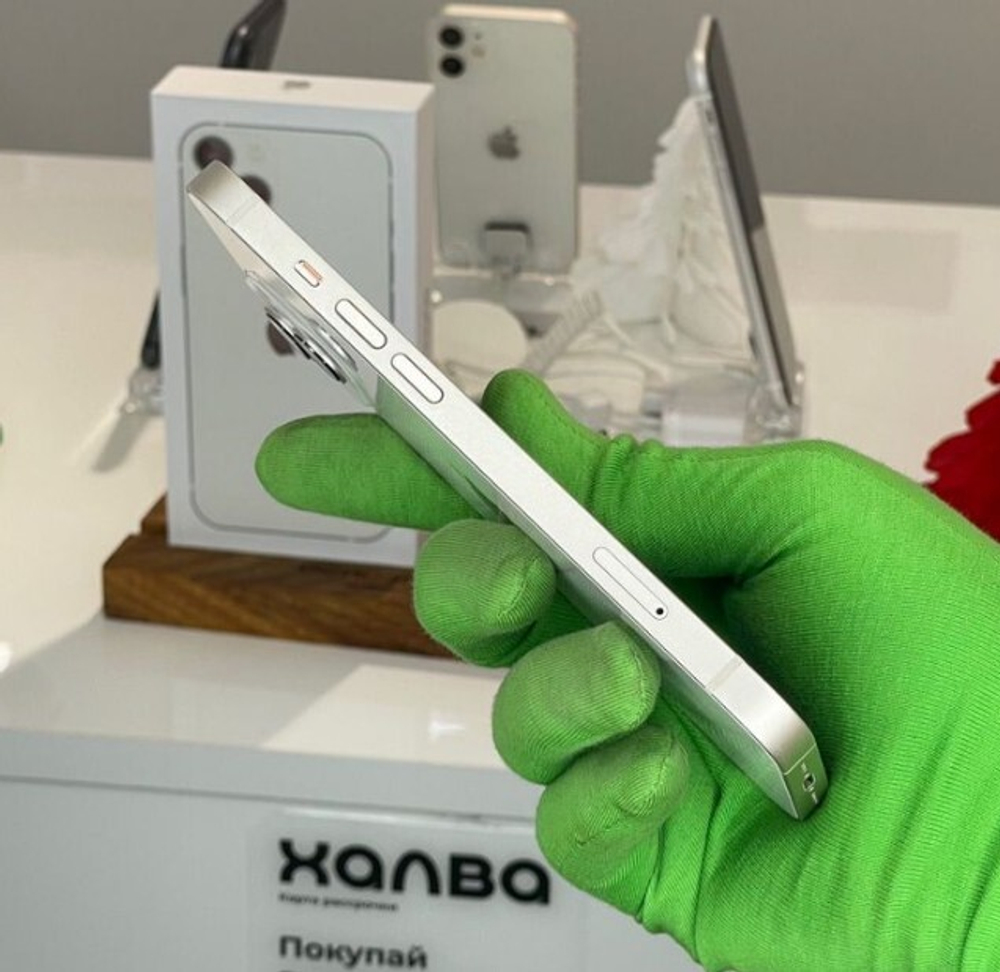 iPhone 13, 256 ГБ б/у