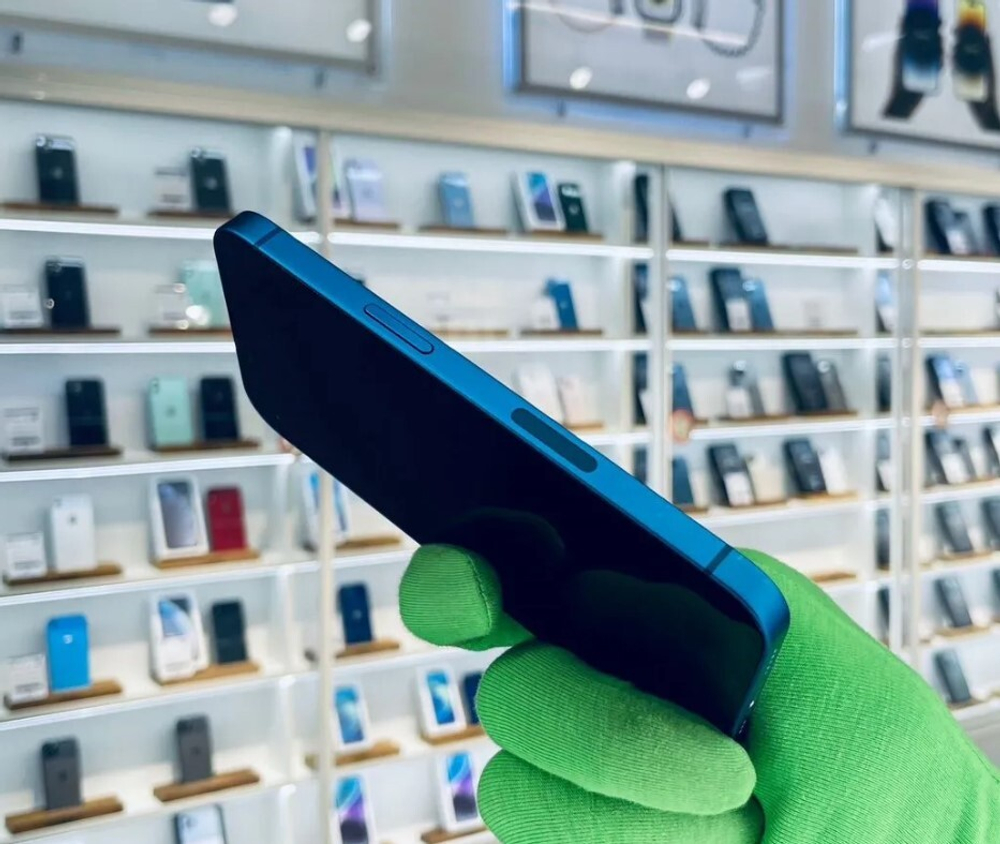 iPhone 13, 256 ГБ б/у