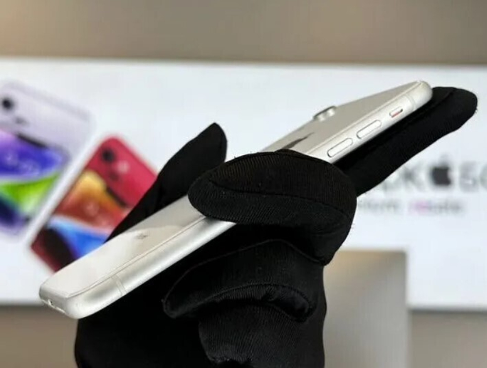 iPhone XR, 64 ГБ б/у
