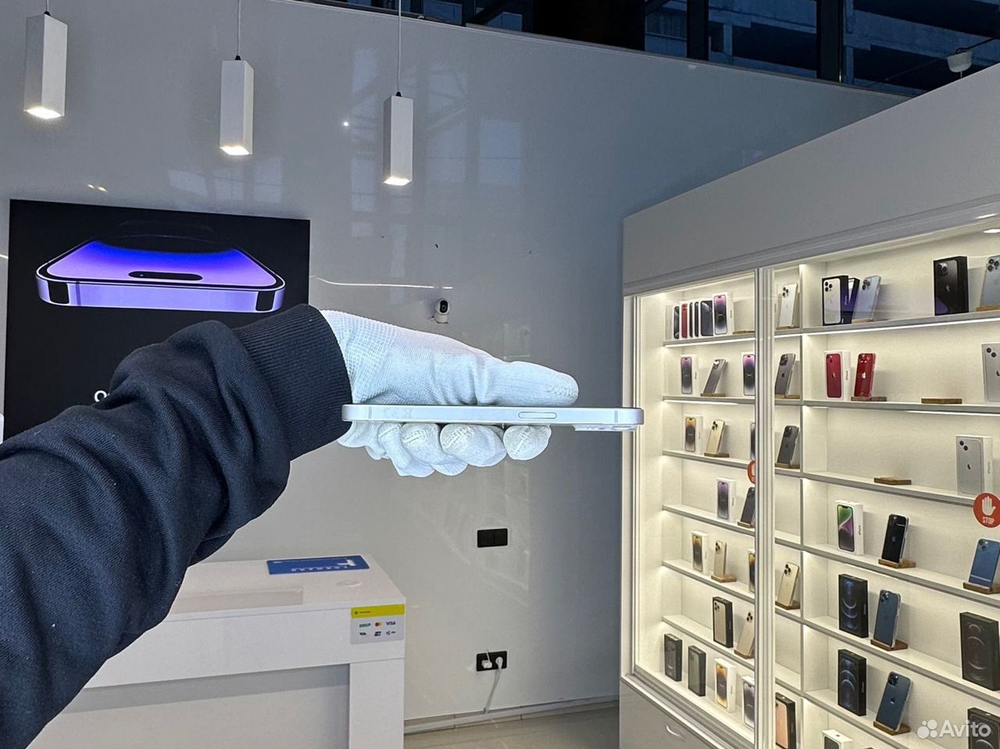iPhone 13, 256 ГБ б/у