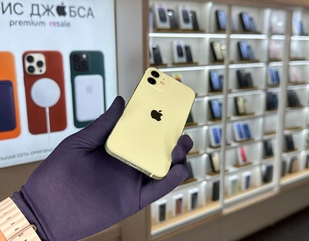 iPhone 12, 256 ГБ б/у
