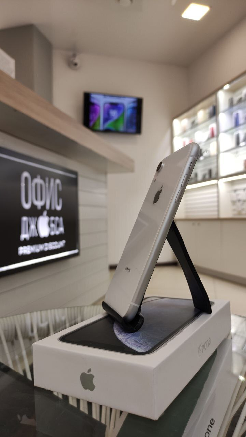 iPhone XR, 64 ГБ б/у