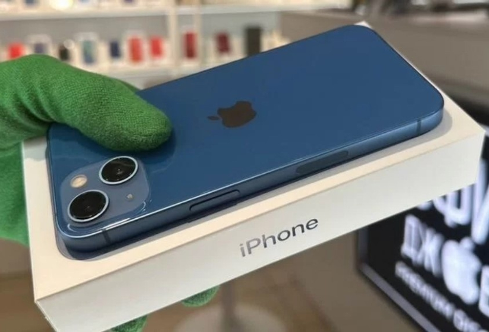 iPhone 13, 256 ГБ б/у