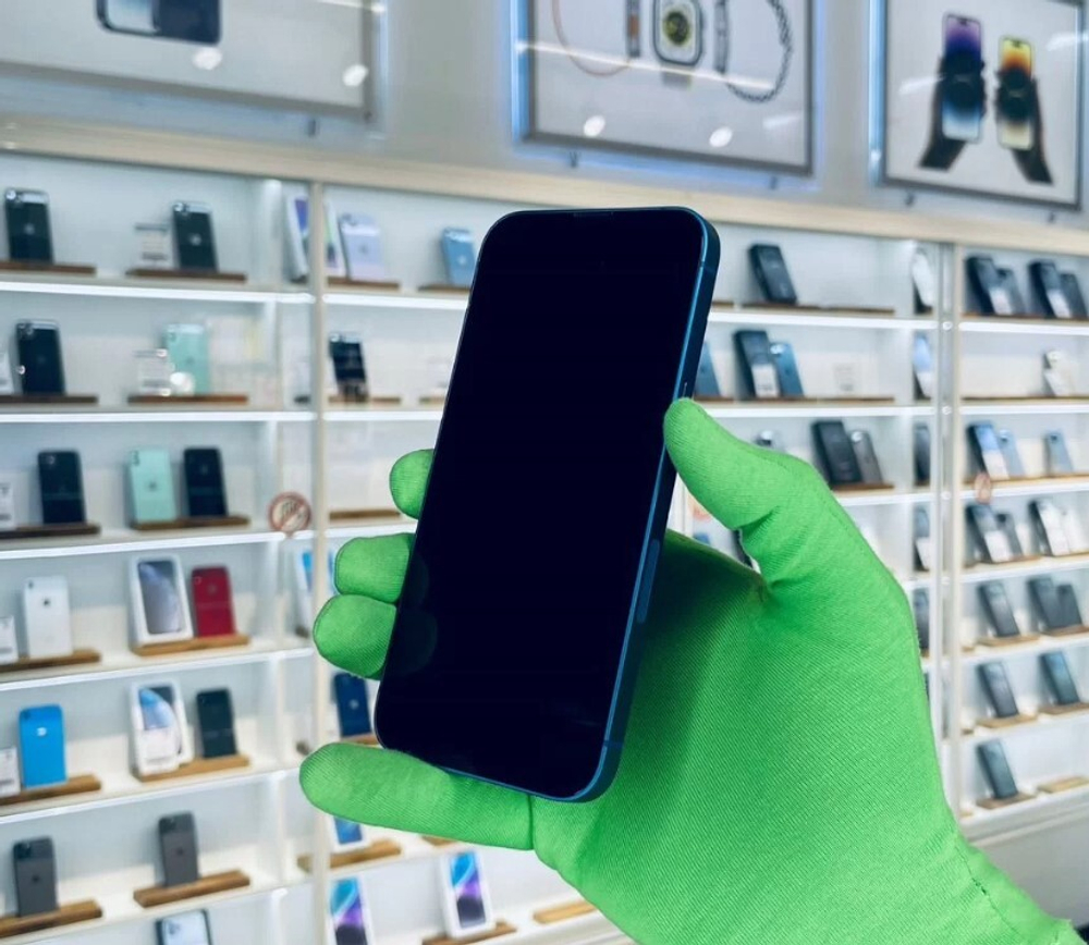 iPhone 13, 256 ГБ б/у
