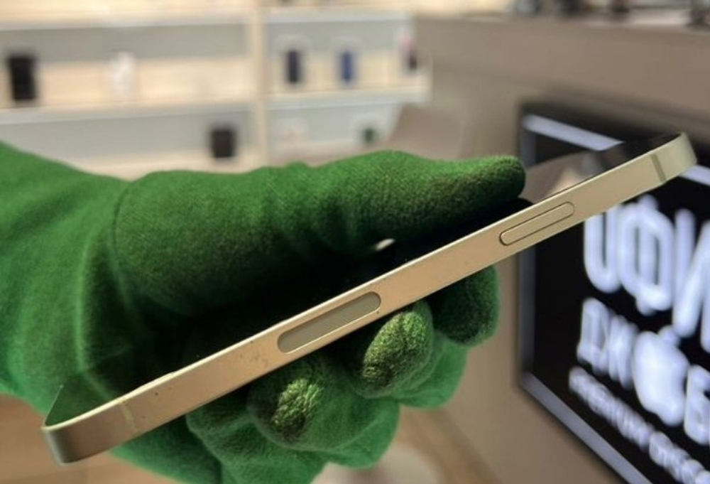 iPhone 12 64 ГБ б/у