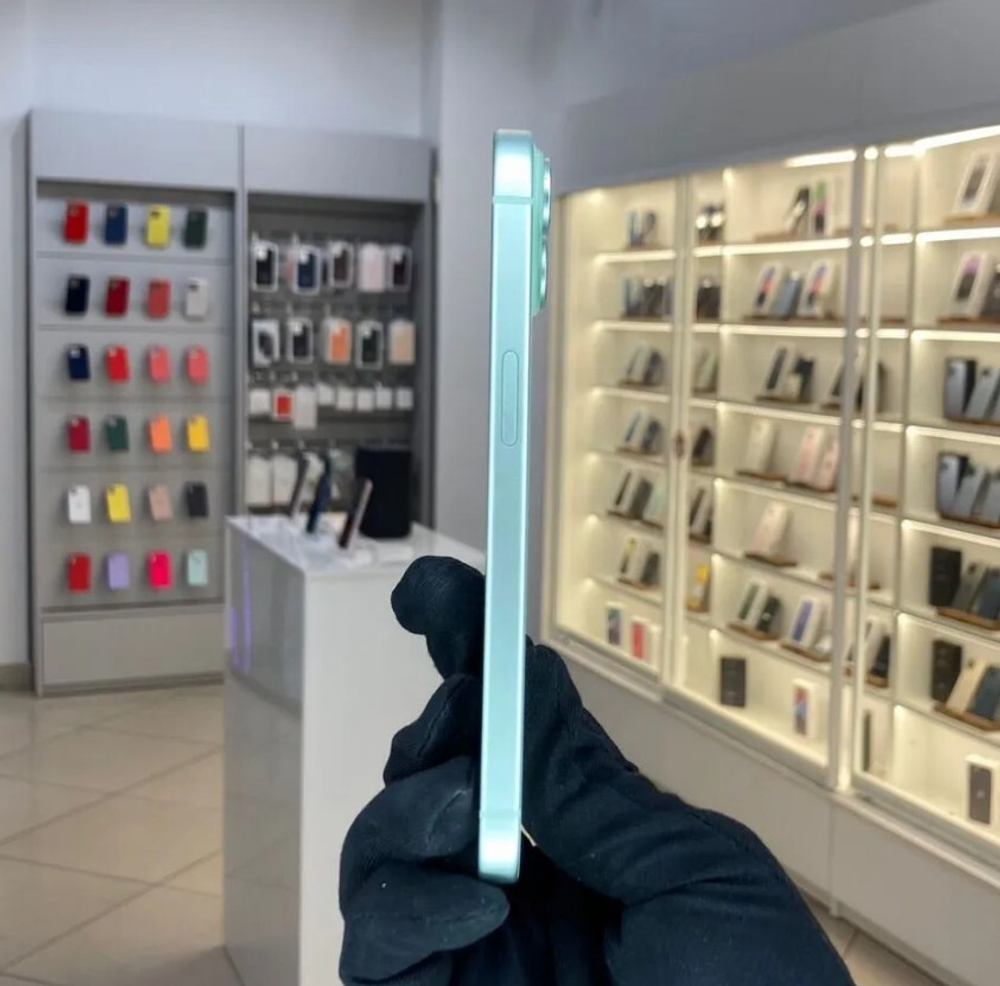 iPhone 15, 128 ГБ б/у