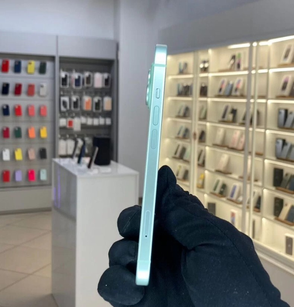 iPhone 15, 128 ГБ б/у