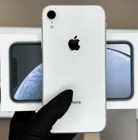 iPhone XR, 64 ГБ б/у