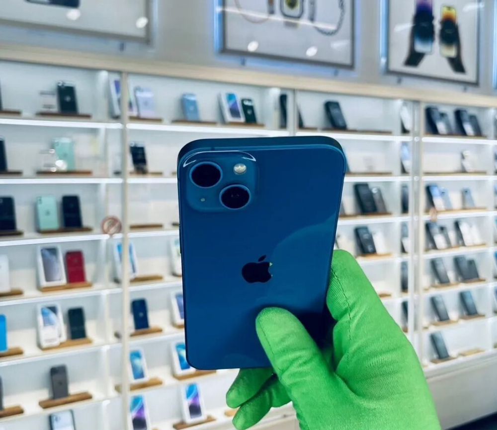 iPhone 13, 256 ГБ б/у