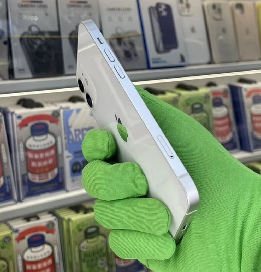 iPhone 12, 64 ГБ б/у
