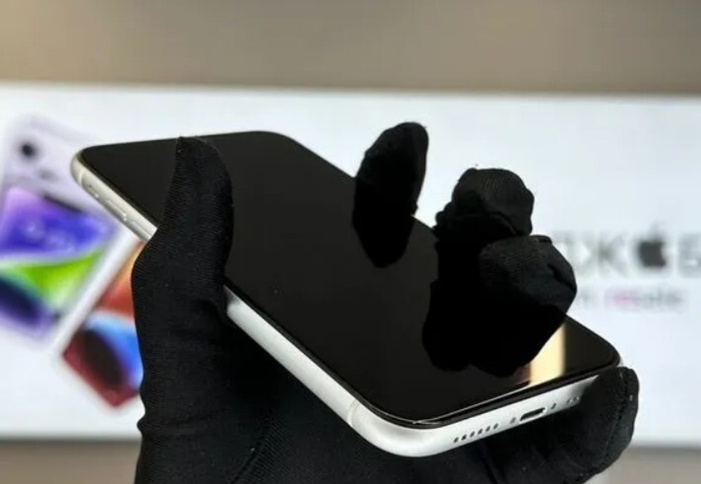 iPhone XR, 64 ГБ б/у