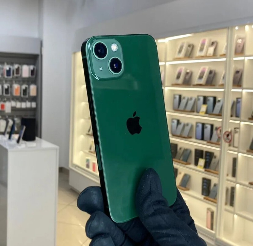iPhone 13, 256 ГБ б/у