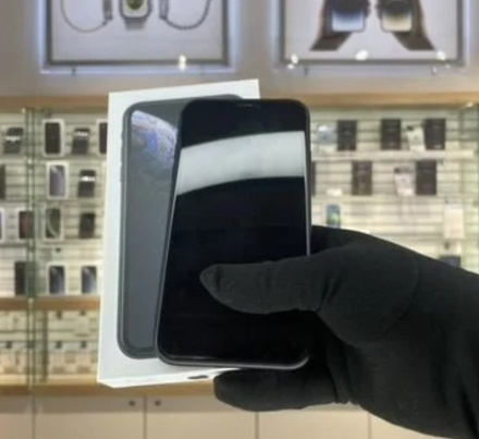 iPhone XR, 128 ГБ б/у
