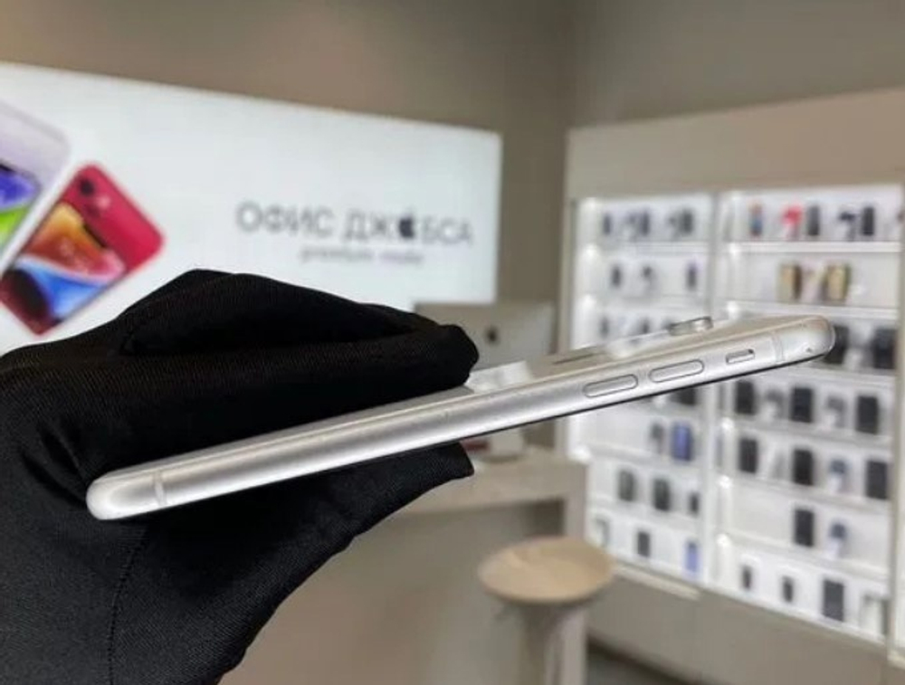 iPhone XR, 128 ГБ б/у