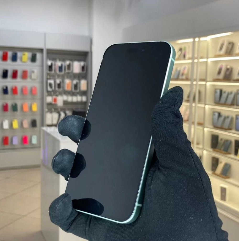 iPhone 15, 128 ГБ б/у